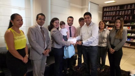 entrega de mais um auxilio maternidade