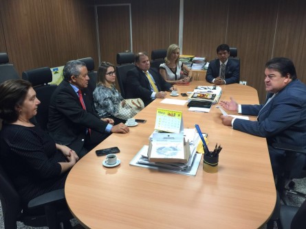 Diretoria da CAA-RO durante reunião com secretário de saúde